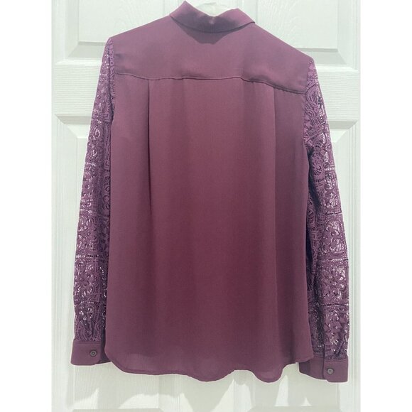 3/$15 SALE - Ann Taylor Loft Button Down Embroidered Long Sleeve Blouse Sz XS - Picture 2 of 9